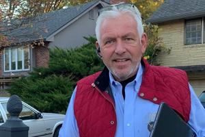 Se video: Henrik fra Vendsyssel bor i Kansas City - følg ham til stemmeboksen i USA