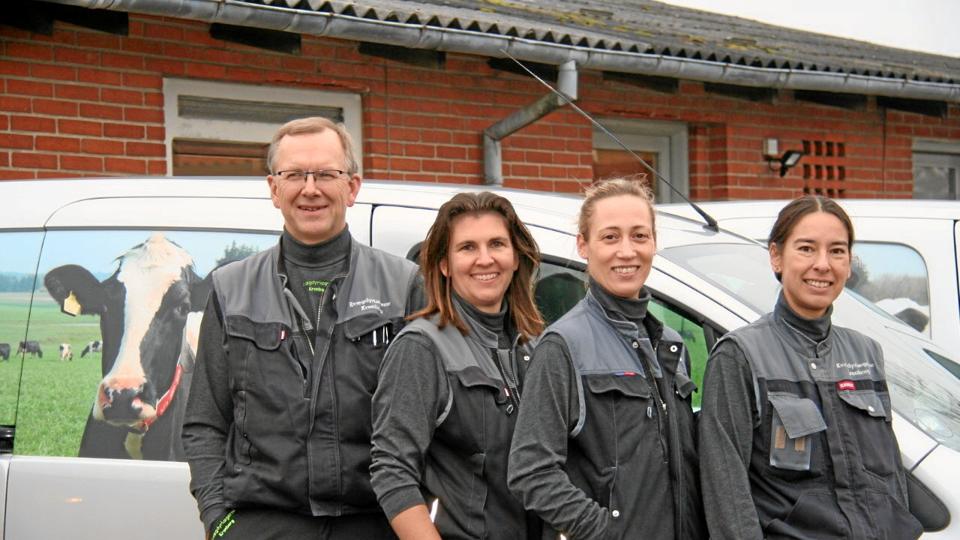Ejerkredsen bag Kvægdyrlægerne Kronborg Jakob Glasius, Mirjam Steffensen, Lotte Holst Pedersen og Francesca Maassen tænker anderledes for at kræse om kunderne i år. Det vækker glæde hos Hotel Thisted. Privatfoto