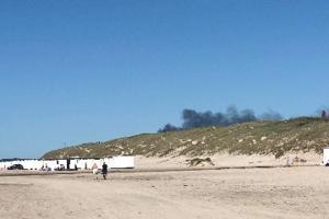 Brand i sommerhus: Sort røg kunne ses på stranden