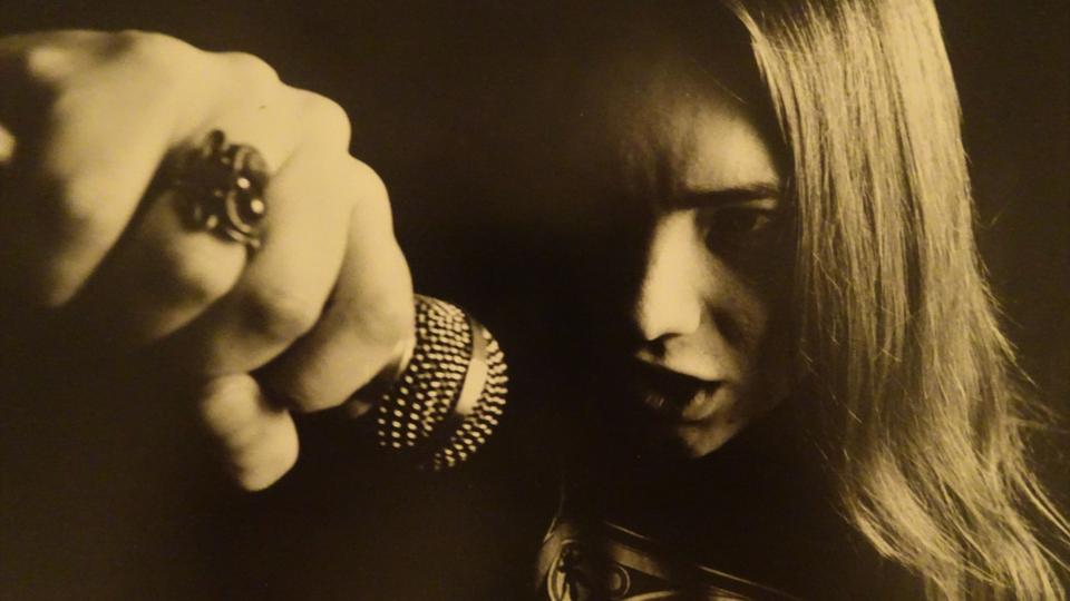 Rapperen Jakob Ørom dyrkede dødsmetal-genren i begyndelsen af 90'erne, hvor han - ved siden af studierne - var forsanger i rap-metal-bandet Geronimo. Privatfoto