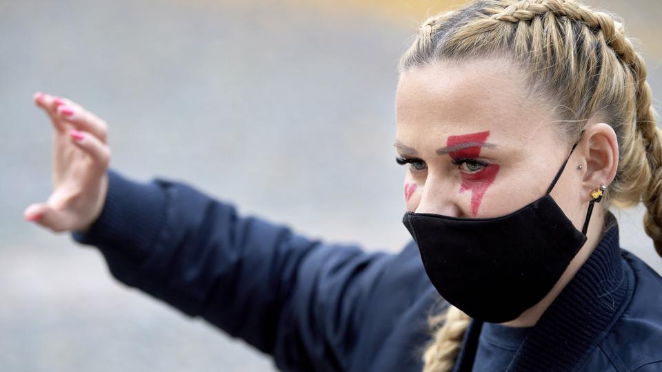 Aleksandra Goinska har fået nok. Derfor var hun søndag med til at demonstrere mod stramningerne af den i forvejen meget restriktive polske abortlovning. Foto: Henrik Bo <i>Foto: Henrik Bo</i>