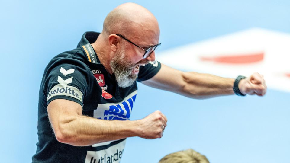 Stefan Madsen og Aalborg Håndbold kan skrive klubhistorie med en sejr over Elverum søndag eftermiddag. Arkivfoto: Torben Hansen
