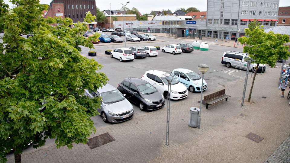 Isoleringen på Sct. Olai Plads er utæt og skal repareres. Foto: Bente Poder