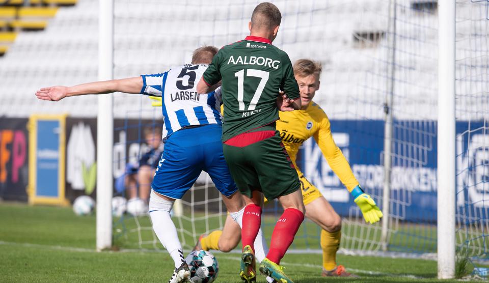 Kasper Kusk gjorde det godt med to assists i kampen mod OB. Foto: Bente Poder