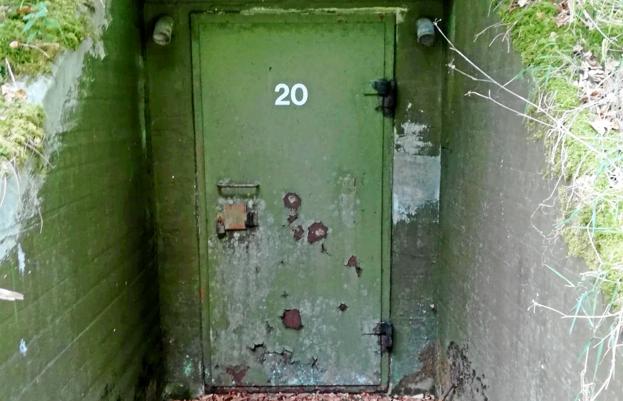 Et af hærens mange - nu nedlagte - ammunitionsmagasiner, der ligger strøet ud over storskoven. Privatfoto