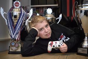 Nordjyske Anders er verdens bedst betalte FIFA-spiller under 16 år
