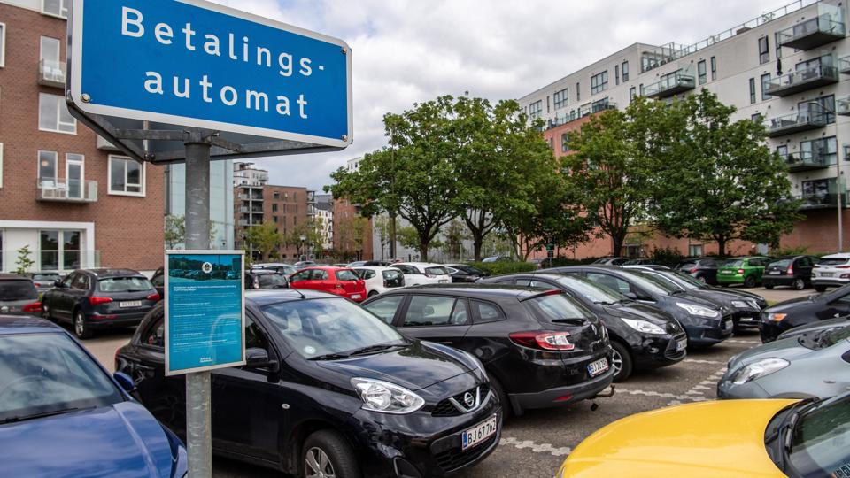 Samlet havde de danske kommuner en bruttoindtægt på næsten 995 millioner fra parkering.  <i>Arkivfoto: Peter Broen</i>