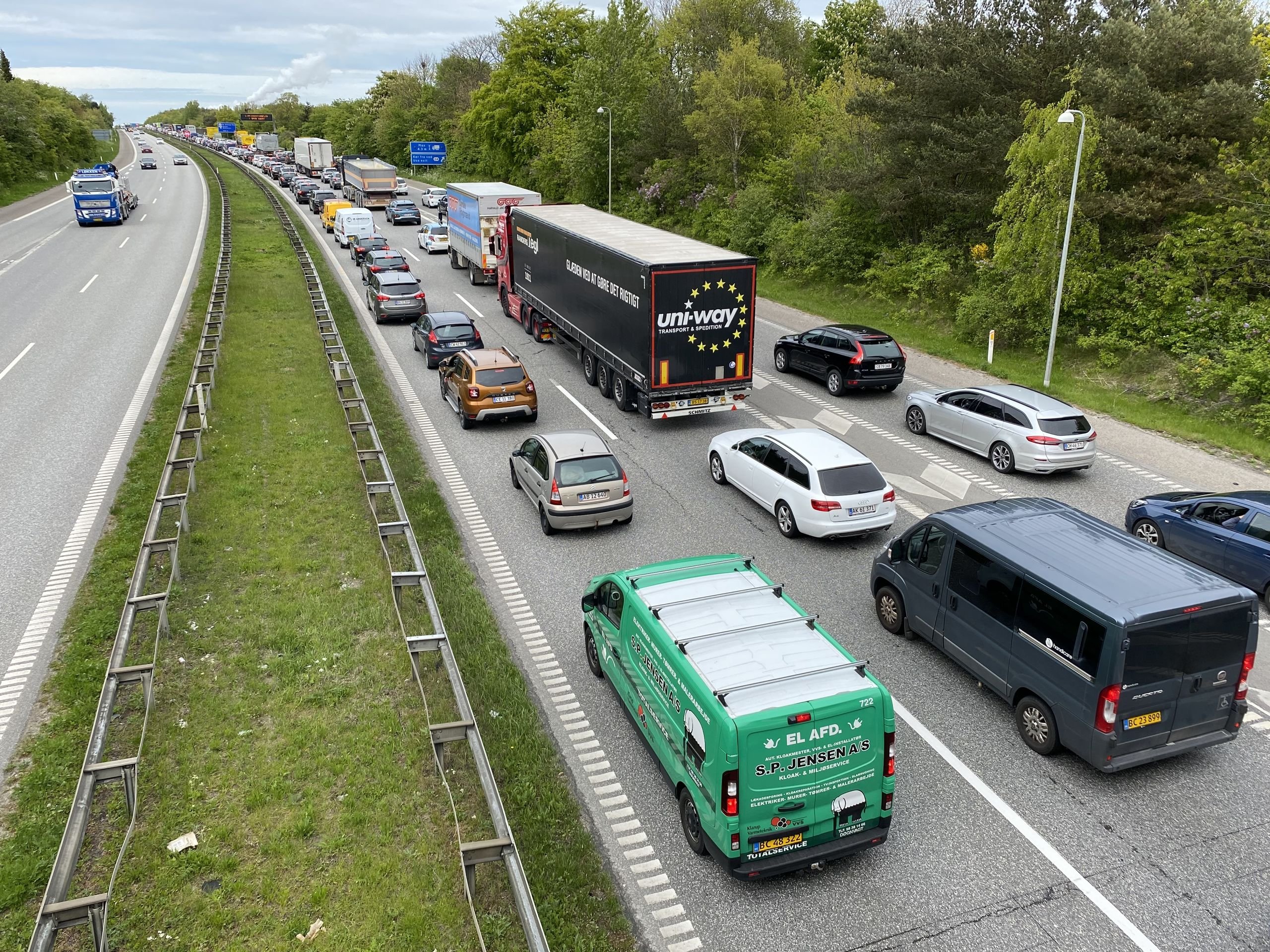 Derfor opstod der igen lang kø på E45
