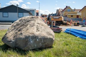 Kæmpe granitsten dukkede op under gravearbejde