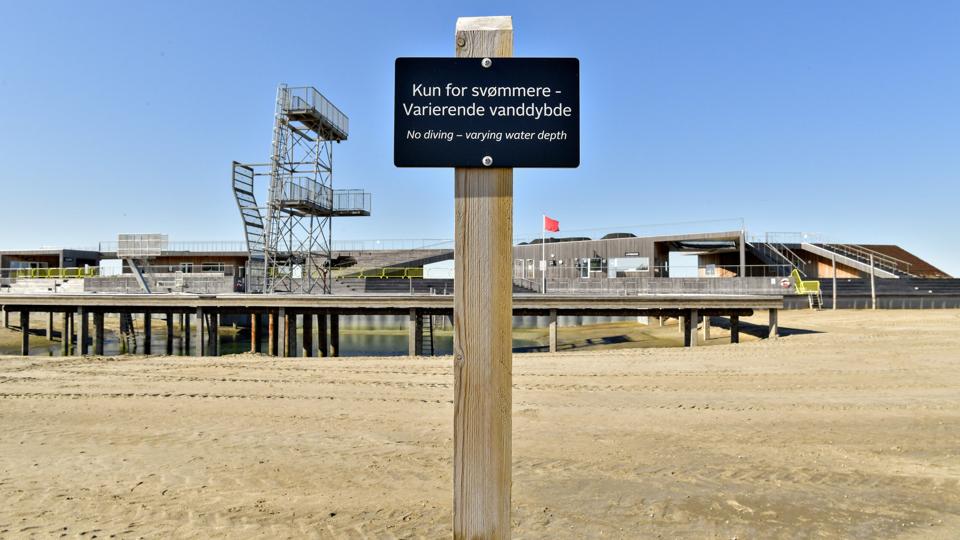 Aalborg Kommune holder på vandet til frlluftsbadet i Vestre Fjordpark. Foto: Claus Søndberg
