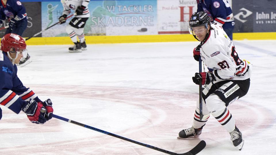 Tobias Ladehoff (th.) tager to år mere i Aalborg Pirates. Arkivfoto: Thomas Sjørup/Ritzau Scanpix <i>Ritzau Scanpix</i>