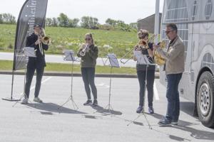 Musikere lagde vejen forbi Morsø Afklaringscenter: Lille frøken Himmelblå gav smil på læben