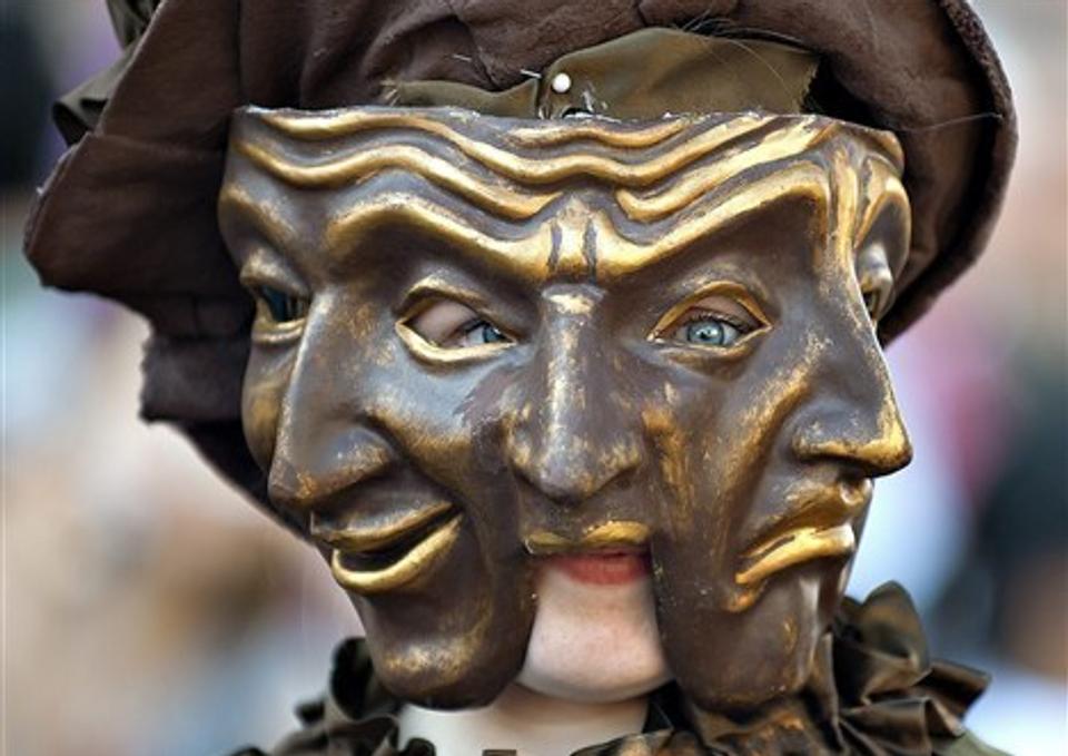 Årets karneval i Aalborg blev fredag skudt i gang med det internationale karnevalsshow Battle of Carnival Bands. Foto: Claus Søndberg