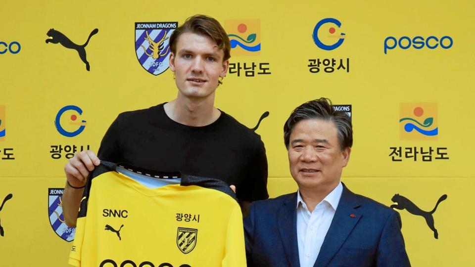 Den tidligere Hobro-angriber Julian Kristoffersen mærker ikke meget til frygten for smittespredning i Sydkorea. Privatfoto