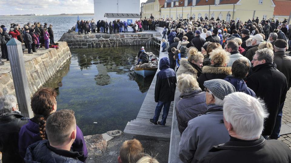 Løgstørs traditionsrige Muslingehøstfest plejer at samle mange mennesker - men i år bliver den aflyst på grund af frygten for corona-smitte. Arrangørerne bag er Limfjordsmuseet og Muslingebyen Løgstør.
