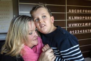 10-årige Andreas kom hjem med uforklarlige blå mærker: Hans mor kan ikke få at vide, hvad der skete