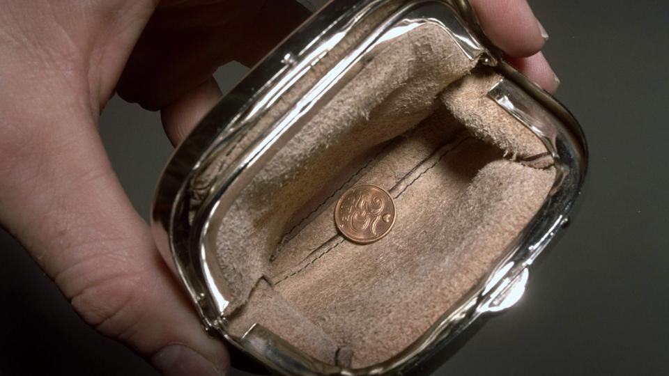 En fræk listetyv sneg sig onsdag ind og stjal 6-700 kroner fra en pung på Hybenvej og 500 kroner fra en pung på Holmmarkvej i Gedsted. Arkivfoto