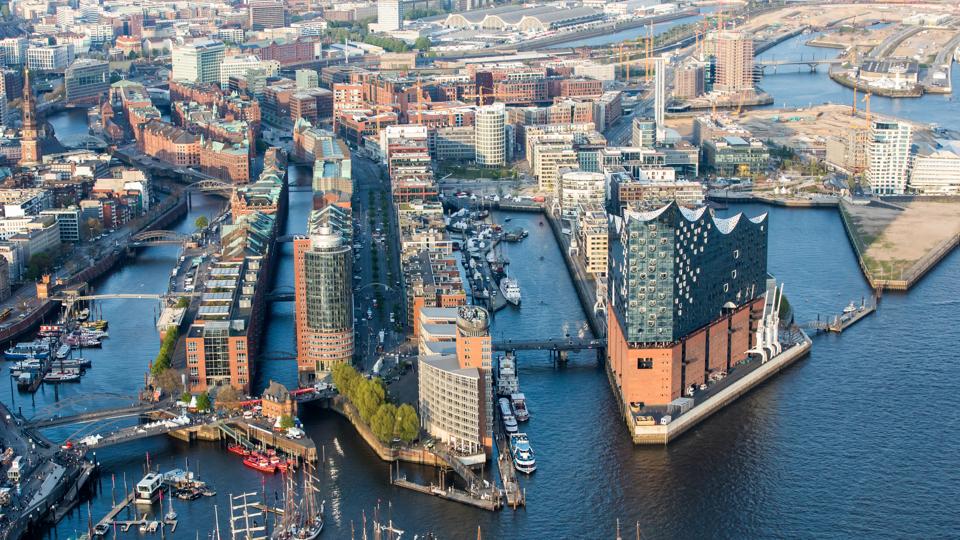 Hamborgs havnefront er et besøg værd. Foto: www.mediaserver.hamburg.de
