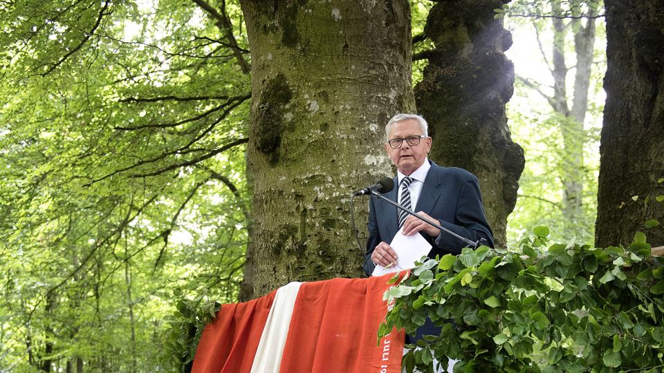 Formanden for Terndruplundfondens bestyrelse byder altid gæsterne velkommen til grundlovsfesten i Terndruplund. Her er det nuværende formand Per Seeberg på talerstolen. Arkivfoto