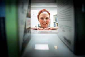 Christina gør op med fordomme om bibliotekarer: Hendes drømmejob handler om meget mere end bøger