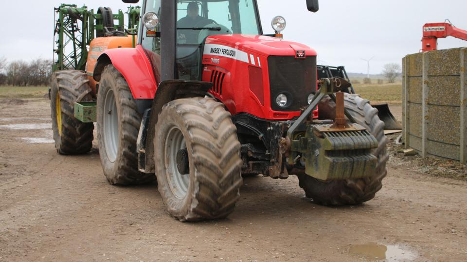 Hvis man foretrækker Massey Ferguson i Nordjylland, skal man fremover have fat i Brdr. Thorsen, der har overtaget forhandling samt medarbejdere og servicevogne efter Hjallerup Maskinforretnings konkurs. Arkivfoto: Flemming Dahl Jensen <i>Flemming Dahl Jensen</i>