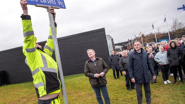 ... Og så kom han op som vejviser i ny forstand, Lars Larsen. <i>Foto: Henrik Bo</i>