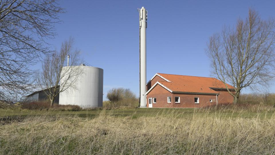 Det lille Løkkensvejens Kraftvarmeværk i Rubjerg leverer varme til 280 forbrugere i Hundelev Gølstrup/Rubjerg og Vittrup. Foto: Henrik Louis