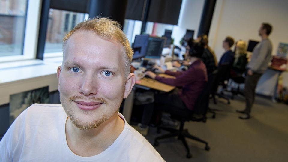Philip H. Nymann, er direktør i Tunnel Vision Games. Firmaet holder til i et iværksættermiljø ved siden af Spritten i Aalborg og har seks ansatte. Foto: Peter Mørk <i>Peter Mørk</i>