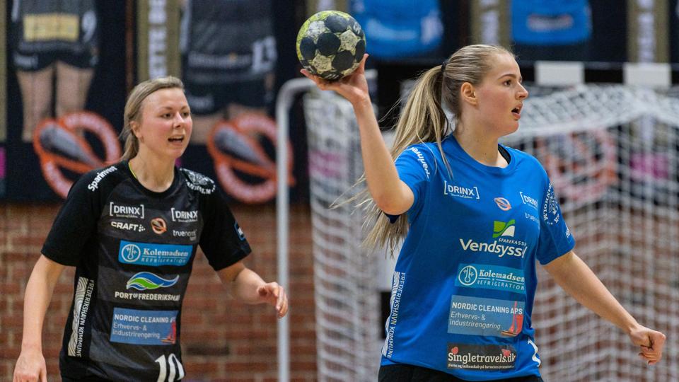 Elin Thoresteinsdottir var med til at vende kampen for Vendsyssel, da hun tog over i målet i løbet af første halvleg. <i>Foto: Peter Broen</i>