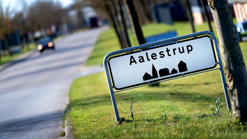 Forholdene har ikke været gode nok på blandt andet bostedet Rosenvænget i Aalestrup, erkender kommunens sundhedsudvalg. Men de er blevet så meget bedre, at det ikke giver mening at flytte beboerne midlertidigt, mener udvalgsformand Palle Jensen (S). Arkivfoto: Torben Hansen