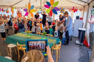72.000 liter mælk til 1025 børn: Børnehave i Farsø fejrer 50 års leg
