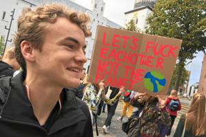 Klimademonstration: Unge i Aalborg varmede fredag op til FN's klimatopmøde