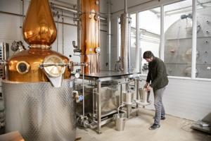 Thyboer fremstiller whisky i unik proces: Målet er 30.000 liter årligt