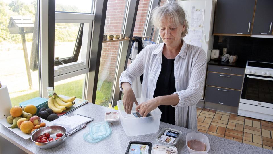 Kate Cramer Jørgensen har boet på forsorgshjemmet hos Nørbygård siden februar i år. Fællesskabet og den daglige faste struktur giver hende mulighed for at komme ud af alkoholmisbruget. Foto: Peter Mørk