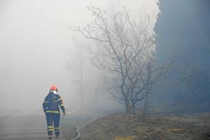 Naturbrand under kontrol: Nu er vandkanderne taget i brug