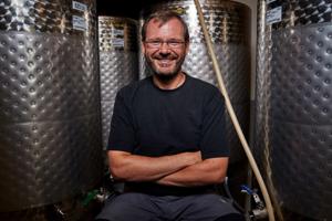 Fra kemilærer til ølbrygger: Mikkel fra Visborg satser alt på sit mikrobryggeri