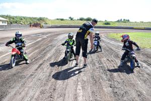 Fart og fællesskab: Speedway-træffet i Brovst samler børn fra ind- og udland