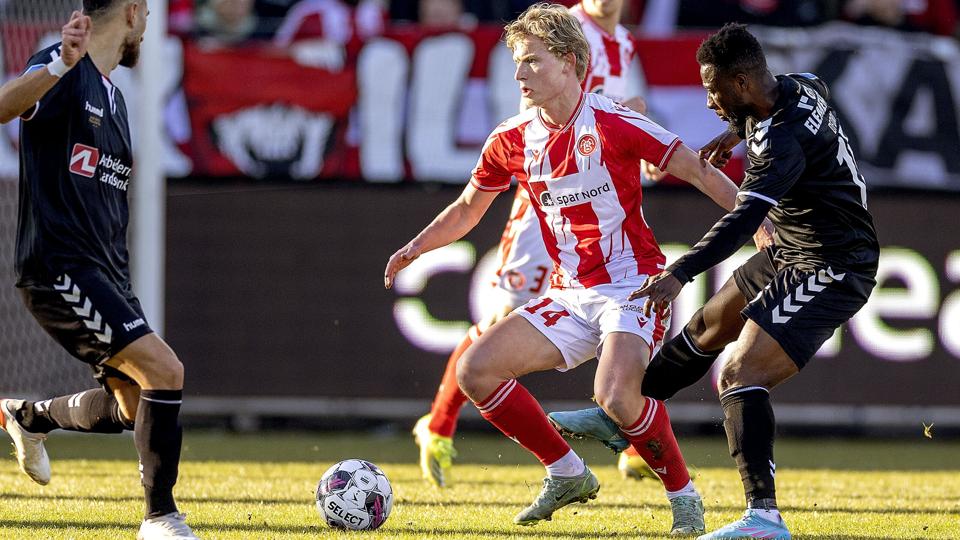Jacob Larsens comeback som talentansvarlig i AaB kan være med til at sikre flere lokale spillere på AaB's førstehold i fremtiden. Foto: Lars Pauli <i>Foto: Lars Pauli</i>