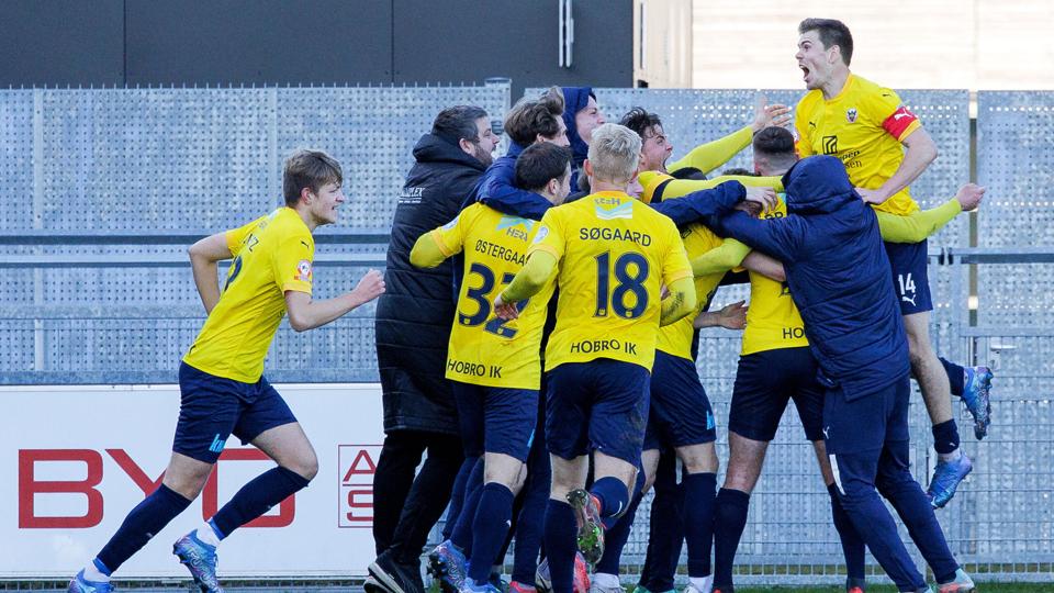 Der var glæde i Hobro-lejren, da Muamer Brajanac scorede sit og holdets tredje mål. Foto: Bo Lehm <i>Bo Lehm</i>