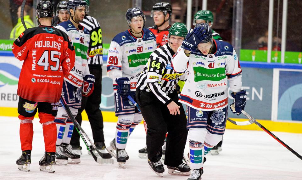 Radim Piroutek i den hvide nummer 90 havde sammen med resten af holdet en bemærkelsesværdig nedsmeltning i intenst lokalopgør. Foto: Bo Lehm <i>Bo Lehm</i>