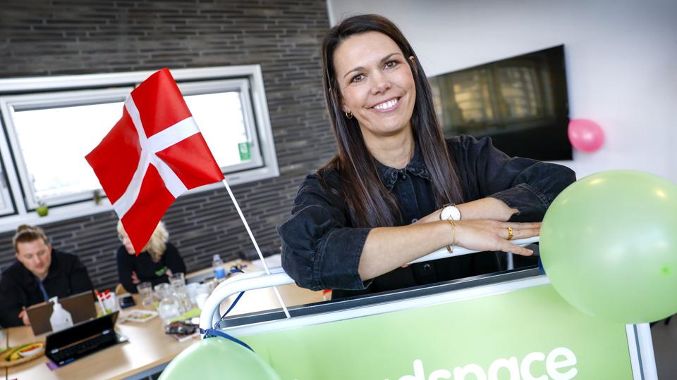 Line Brix Madsen står som centerchef i spidsen for alle de nu tre nordjyske Headspace-centre i Aalborg, Hjørring og Hobro. Det nyåbnede center i Mariagerfjord er indtil videre godt dækket ind med frivillige ungerådgivere, men det skal bestemt ikke afholde nye interesserede fra at henvende sig, betoner Line Brix Madsen. - Vi vil altid gerne have flere frivillige - og vi får helt sikkert også brug for flere, når først vi for alvor kommer i gang, forudser hun.