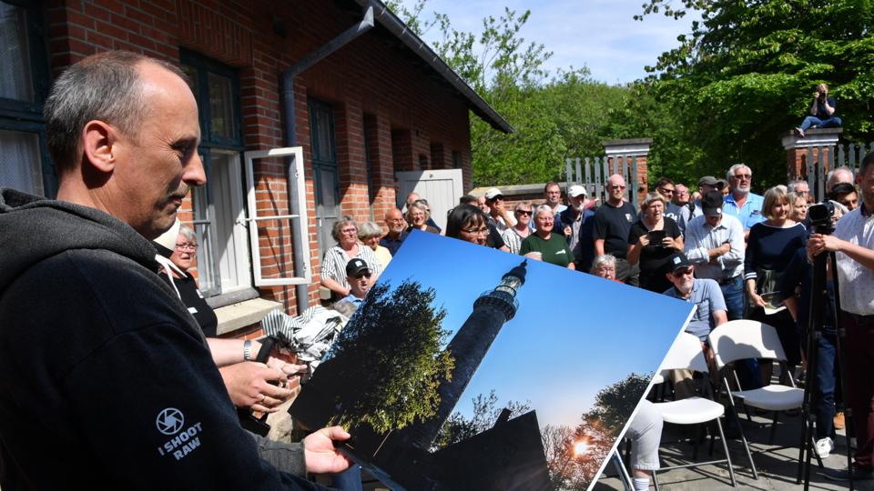 Torben Hedegaard er ferm til at fotografere. Her et billede fra 2018, da han vandt en fotokonkurrence om det bedste billede af Lodbjerg Fyr. Dengang var fotografering en hobby, nu er det grundlag for hans enmandsfirma ”Thyfotografi”. Arkivfoto: Kurt Bering