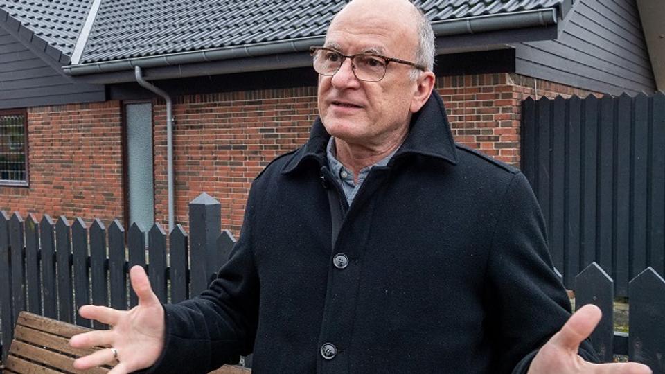 Den kapitalstærke erhvervsmand Bent Dahl er gået aktivt ind i forskønnelsen af sin nordjyske hjemby. Han vil vælte byens grimmeste hus. Arkivfoto: Peter Broen <i>Foto: Peter Broen</i>