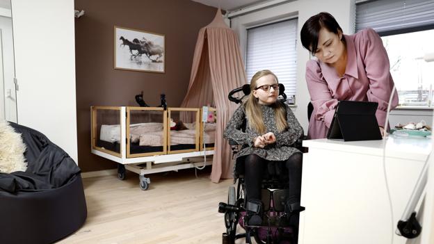 Susanne Liltorps 9-årige datter Mille, har den uhyre sjældne sygdom Retts syndrom.Fjellerad den 21. januar 2022 <i>Foto: Torben Hansen</i>