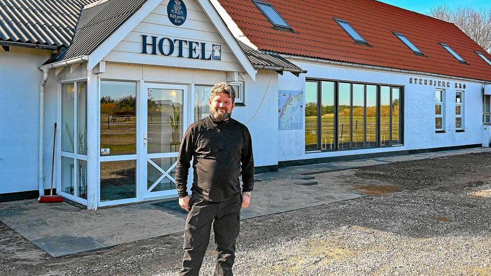 Krofatter Stefan Mortensen holder reception 12. marts i den nyrenoveret kro. Hele facaden af kroen har fået et kæmpe løft. Foto: Ole Iversen