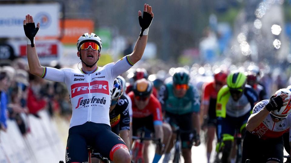 Mads Pedersen vandt foran blandt andre Bryan Coquard Wout van Aert og Jasper Philipsen på 3. etape af Paris-Nice. <i>Franck Fife/Ritzau Scanpix</i>