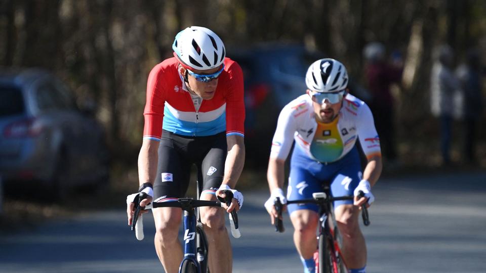 Kevin Geniets (til venstre) ses her tidligere på ugen under Paris-Nice. <i>Franck Fife/Ritzau Scanpix</i>