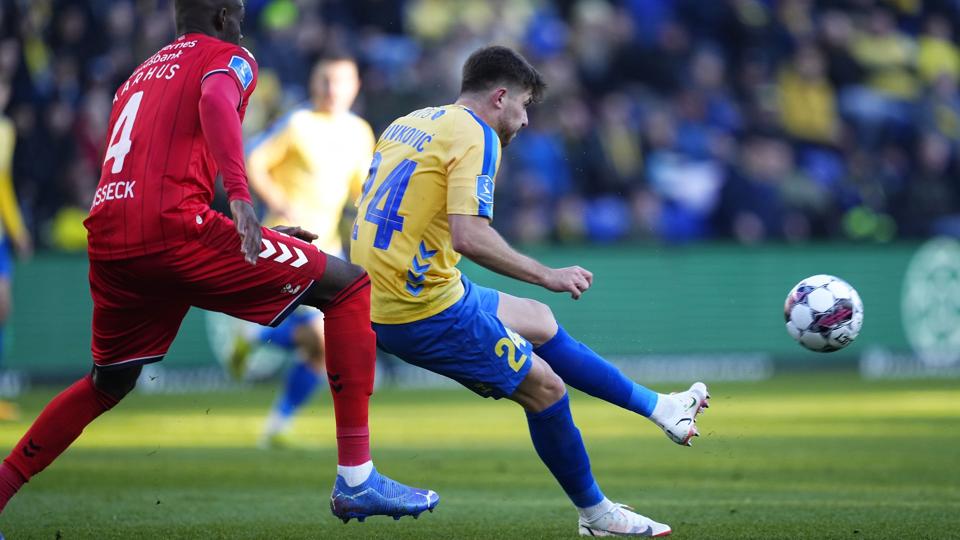 Marko Divkovic bragte Brøndby i front mod AGF, men det rakte ikke til den tiende ligasejr på stribe. <i>Claus Bech/Ritzau Scanpix</i>