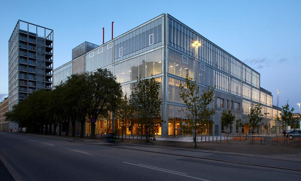 Arkitektskolen Aarhus flytter ind på Godsbanearealerne i Aarhus over sommeren 2021. Arkitektskolen Aarhus flytter ind på Godsbanearealerne i Aarhus over sommeren 2021.