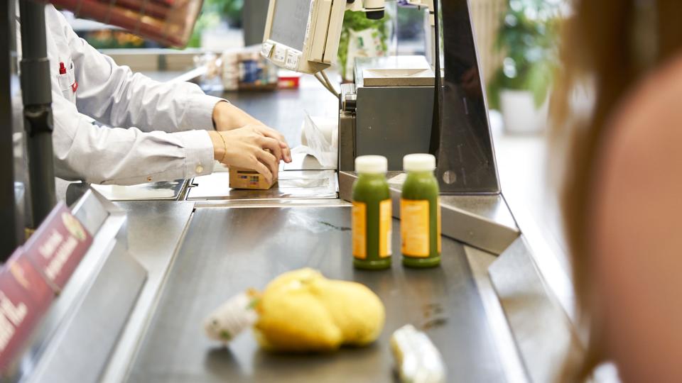 Det er blevet dyrere at svinge dankortet i supermarkederne (Arkivfoto). <i>Signe Goldmann/Ritzau Scanpix</i>